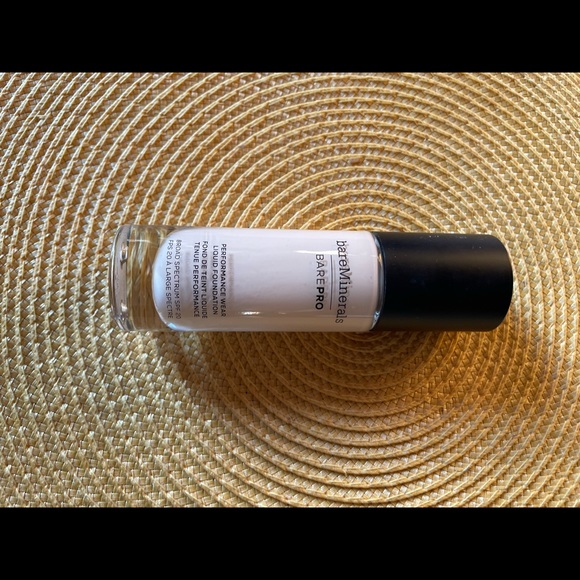 Authentic Bare minerals bare pro foundation in cashmere 06. Only used twice. - Picture 1 of 3